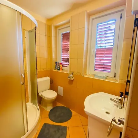 Violet Holiday's House Casa de Férias